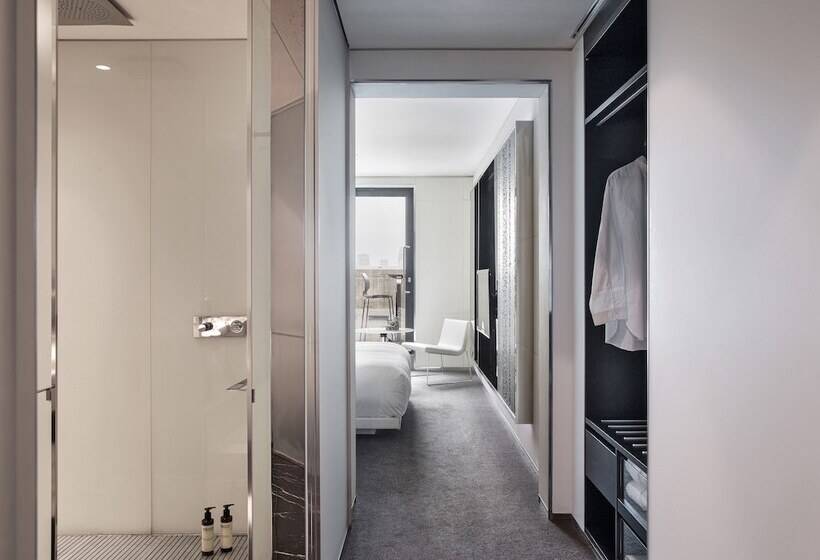 اتاق سوپریور با چشمانداز رودخانه, Me London By Melia   Covent Garden