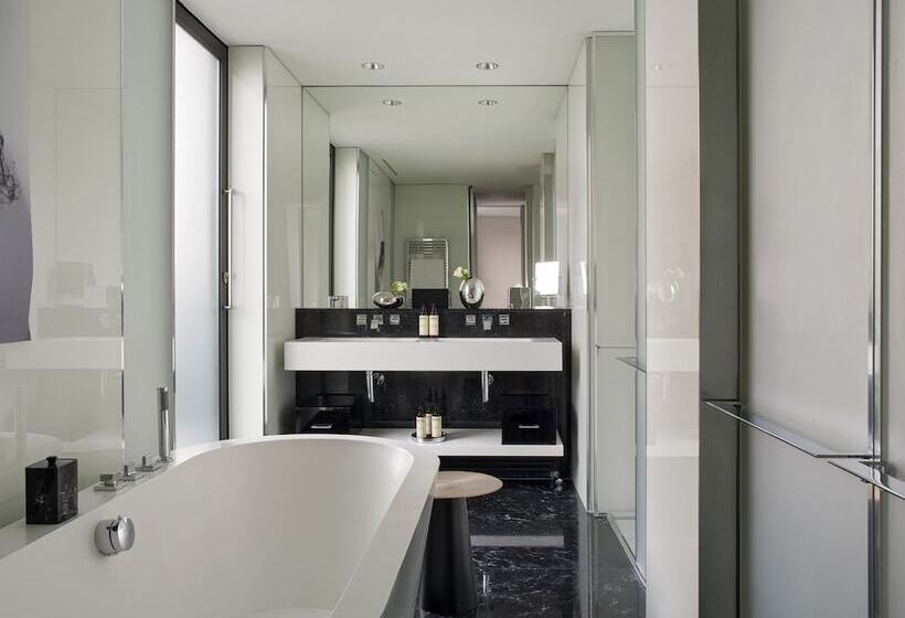 شقة دور أخير غرفتين نوم, Me London By Melia   Covent Garden