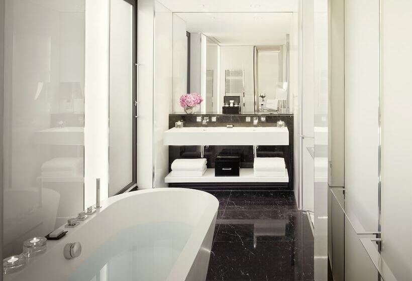 شقة دور أخير غرفتين نوم, Me London By Melia   Covent Garden