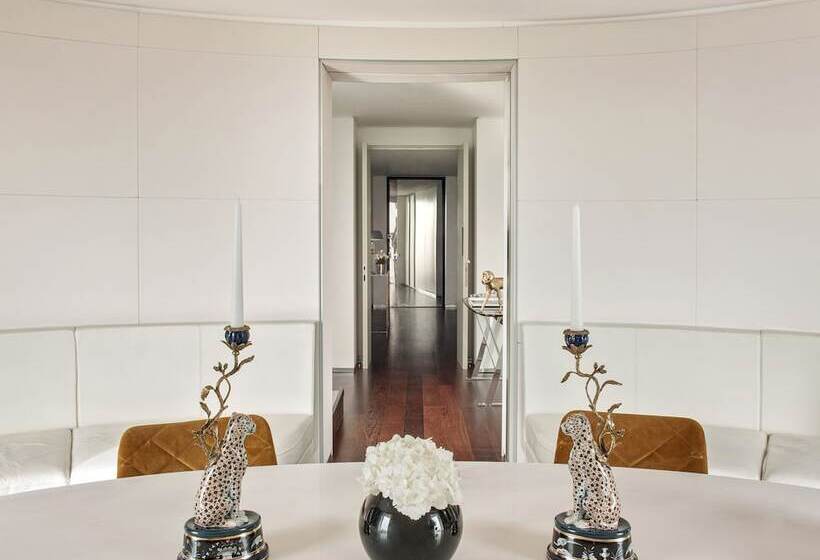 شقة دور أخير غرفتين نوم, Me London By Melia   Covent Garden