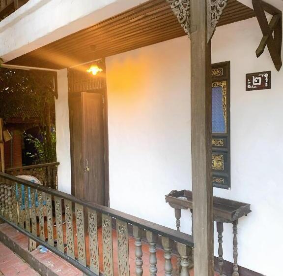 اتاق سوپریور, The Royal Shilton Resort