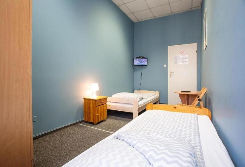 带共用浴室的标准房间, Moon Hostel Wrocław