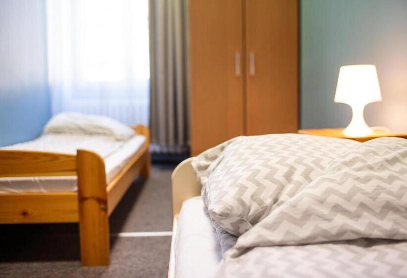 غرفة قياسية حمام مشترك, Moon Hostel Wrocław