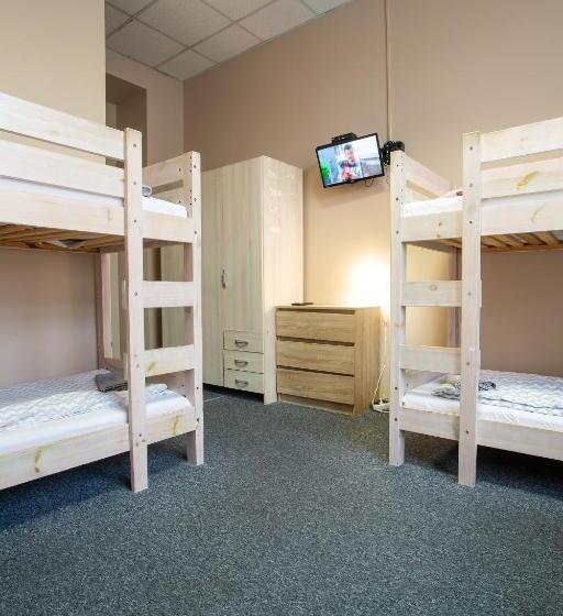 标准四人间共用浴室, Moon Hostel Wrocław