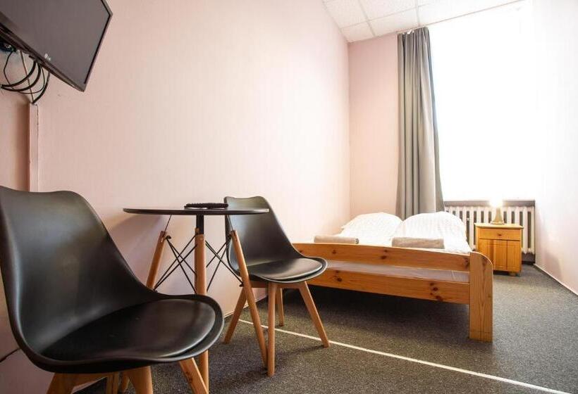 غرفة قياسية فردية حمام مشترك, Moon Hostel Wrocław