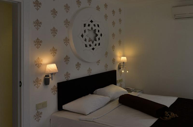 חדר אקונומי, Side Royal Paradise