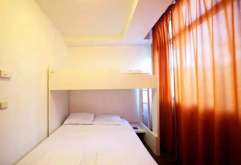 Standard Kolmen Hengen Huone, Funk Lounge Hostel