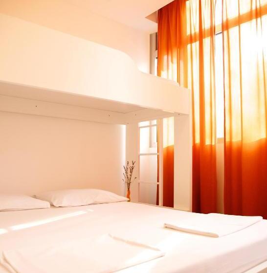 اتاق استاندارد سه نفره, Funk Lounge Hostel
