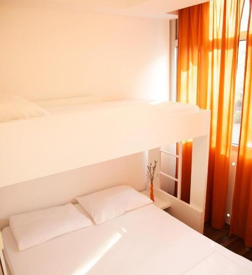 غرفة قياسية ثلاثية, Funk Lounge Hostel