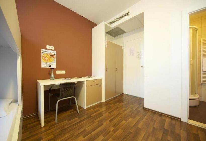 غرفة قياسية رباعية, Funk Lounge Hostel