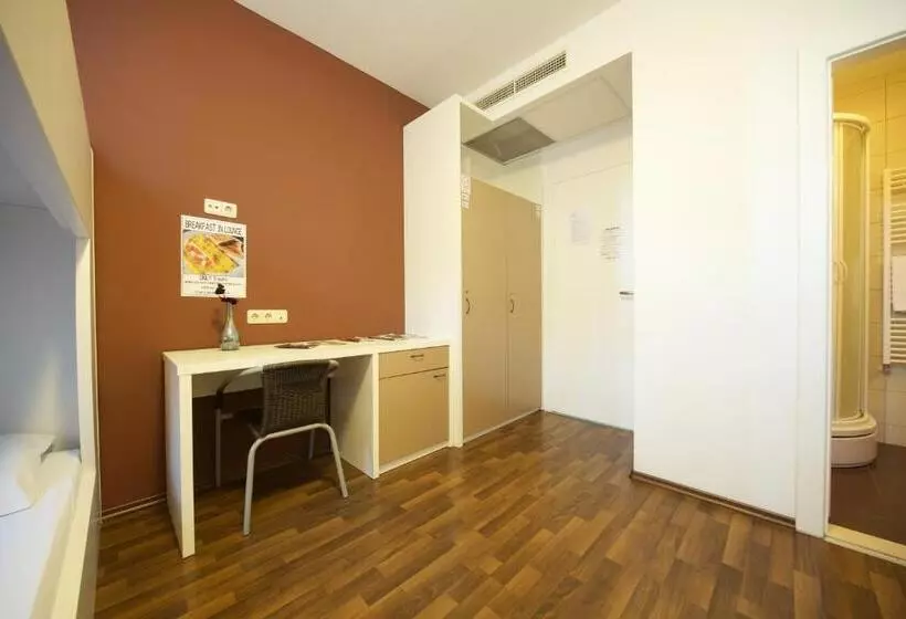Standard Neljän Hengen Huone, Funk Lounge Hostel
