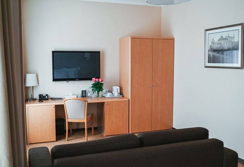 سوییت جونیور, Alexandrovskiy