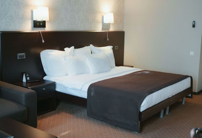 سوییت جونیور, Alexandrovskiy