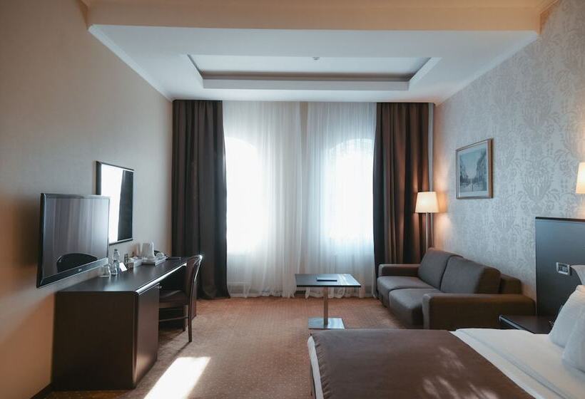 سوییت جونیور, Alexandrovskiy