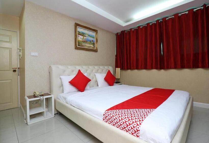 Quarto Economy, Diamond Residence Silom