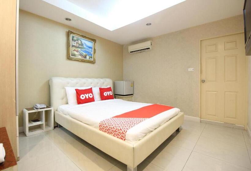 Quarto Economy, Diamond Residence Silom