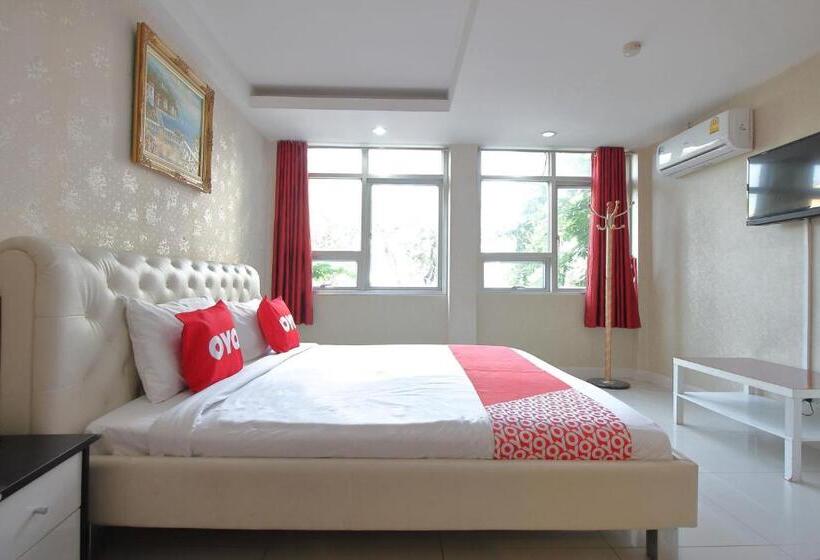 Quarto Deluxe, Diamond Residence Silom