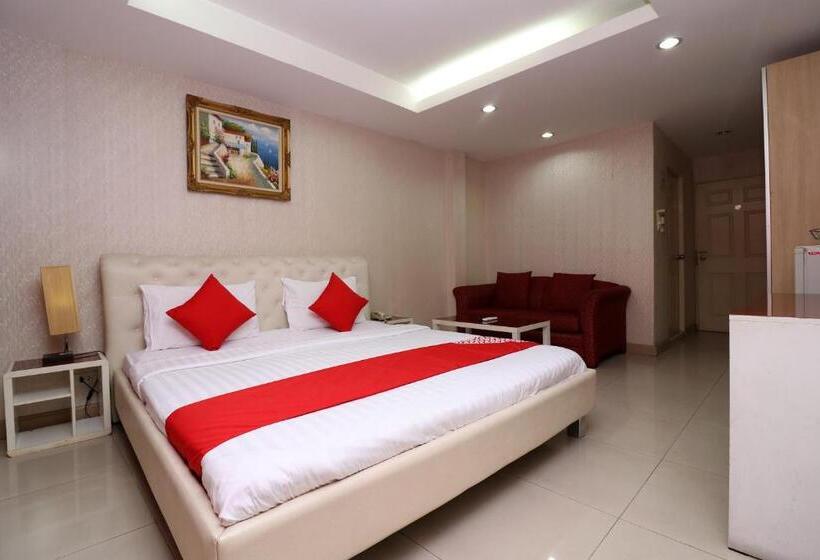 Quarto Deluxe, Diamond Residence Silom