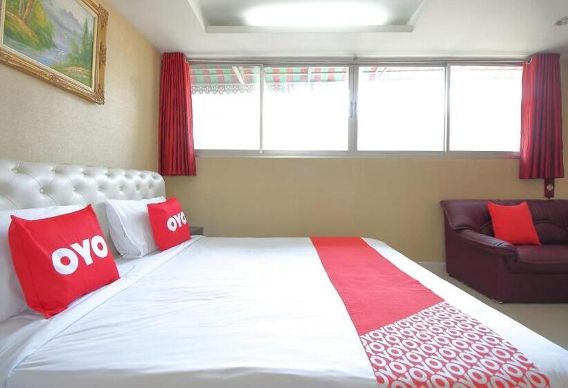 اتاق سوپریور, Diamond Residence Silom