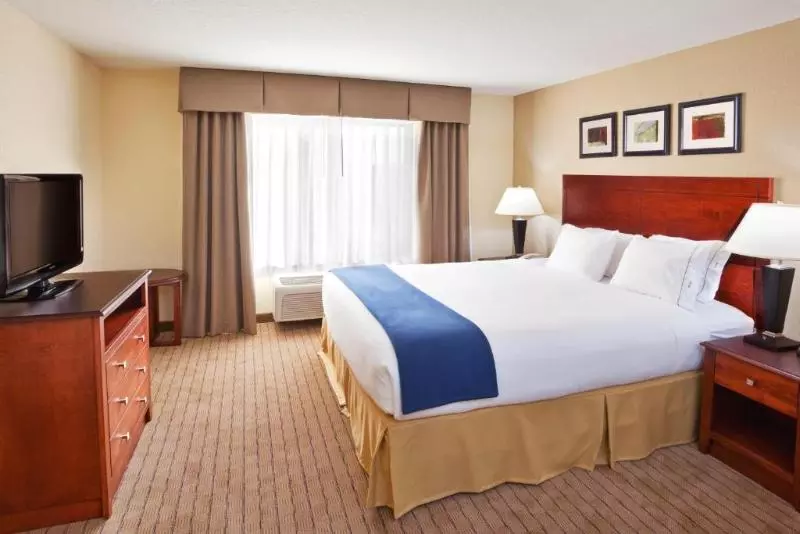 身障者適用キングサイズベッドルーム, Holiday Inn Express Hotel & Suites East Lansing, An Ihg