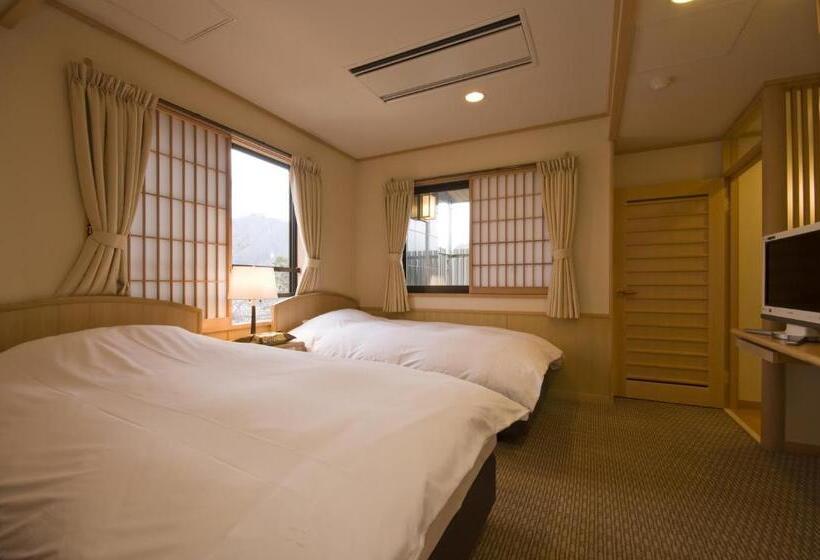 اتاق استاندارد با چشمانداز, Oike