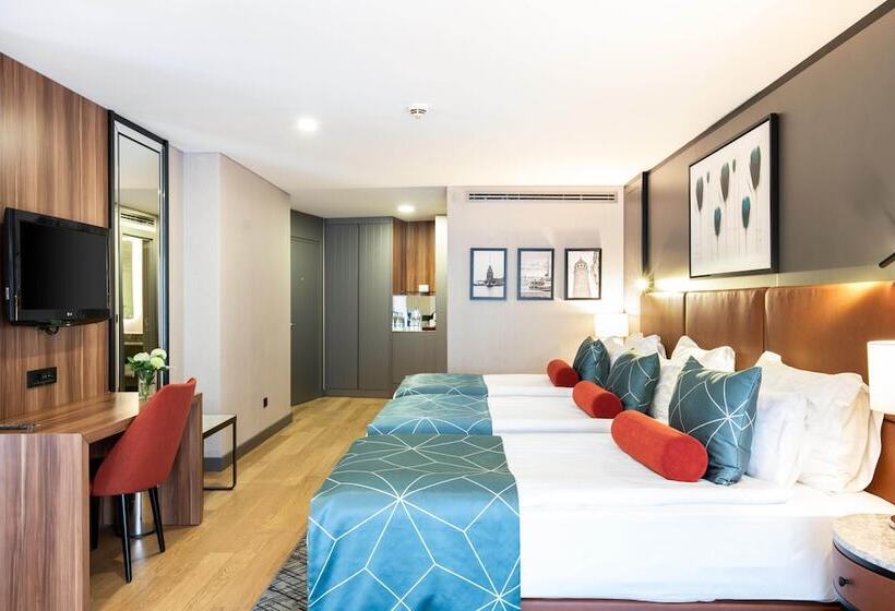 اتاق لوکس با چشم‌انداز دریا, Opera Hotel Bosphorus