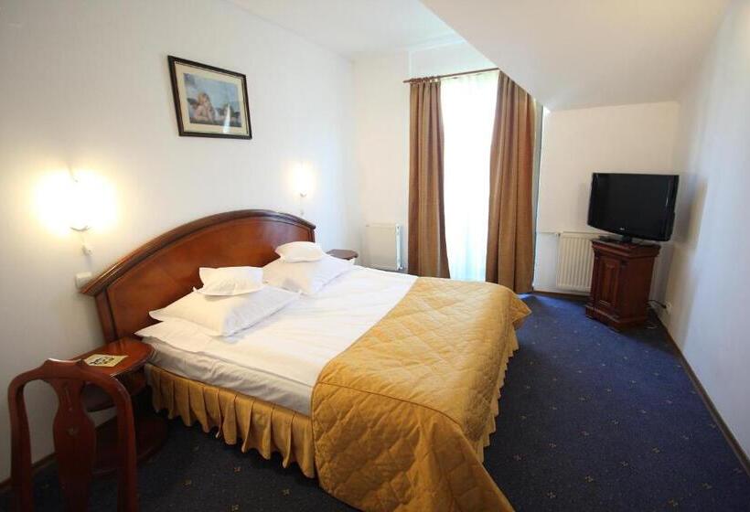 חדר סטנדרט, Ruia