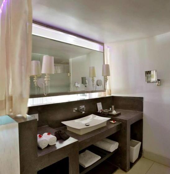 バルコニー付きデラックスルーム, The Park Calangute Goa