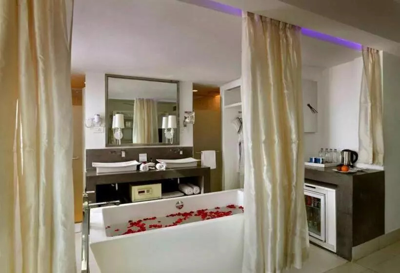 オーシャンビューデラックススイート, The Park Calangute Goa