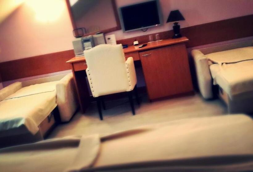 اتاق استاندارد چهار تخته, Tomce Sofka