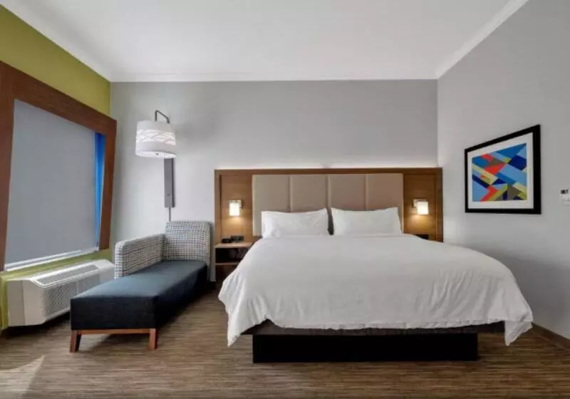Sviitti King-vuode, Holiday Inn Express Hotel & Suites Lufkin South, An Ihg