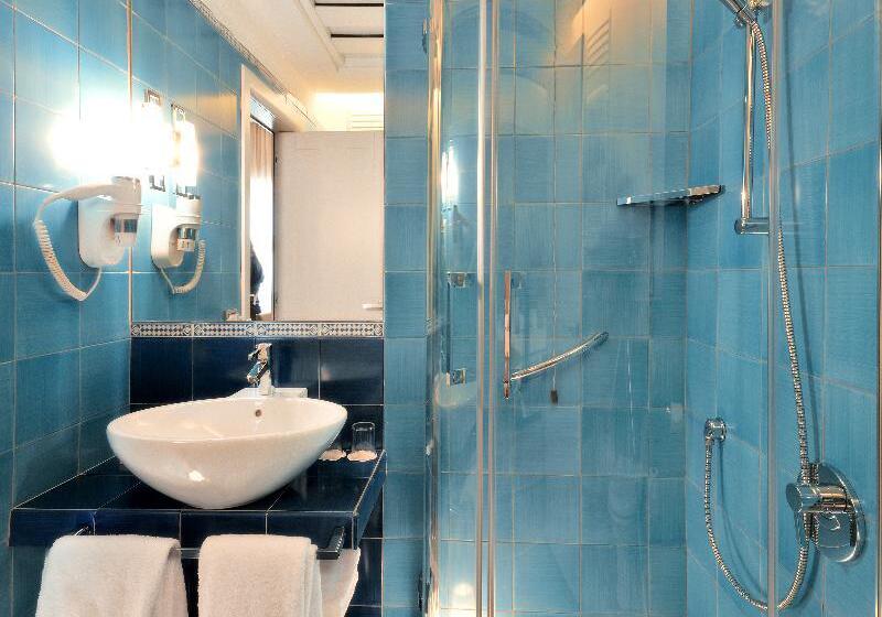 带大床的套房, Holiday Inn Express Hotel & Suites Lufkin South, An Ihg