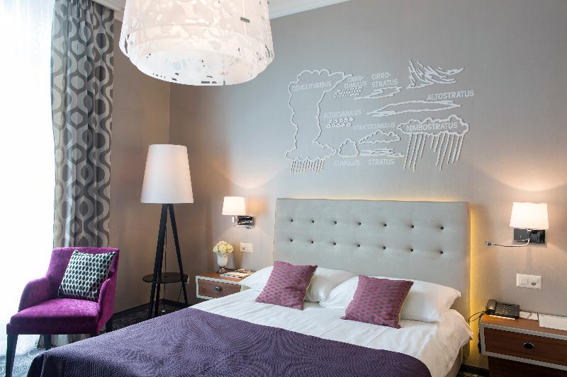 带大床的套房, Holiday Inn Express Hotel & Suites Lufkin South, An Ihg