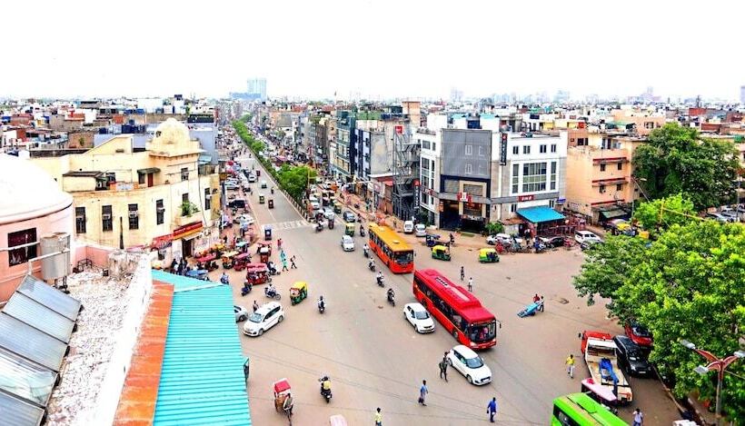 Deluxe Rum, Staybook Hotel Aira