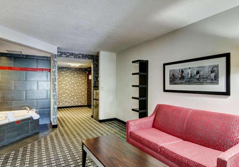 带大床的套房, Comfort Suites Williamsburg Historic Area