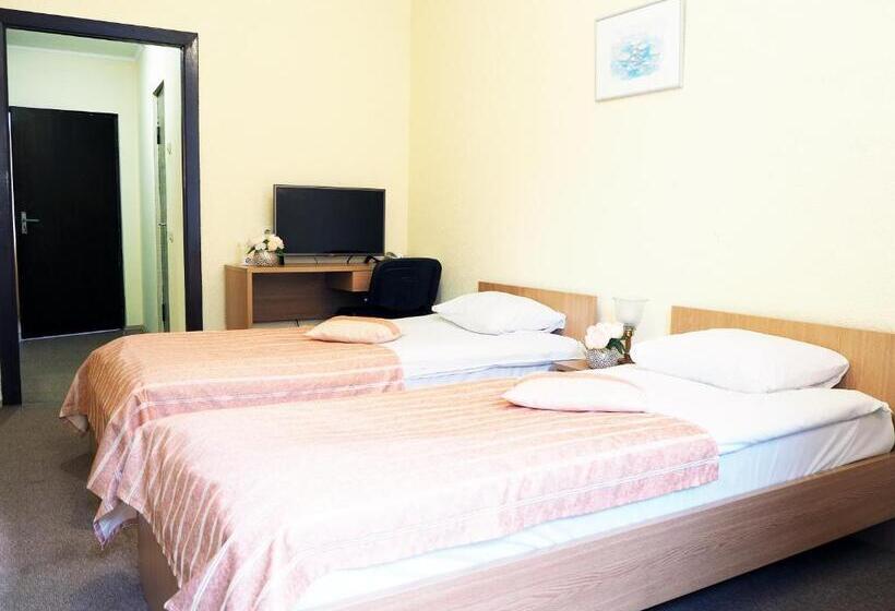 اتاق اکونومی, Daina Jurmala Beach