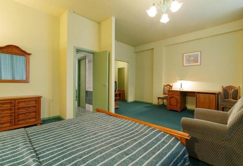 اتاق خانوادگی, Daina Jurmala Beach