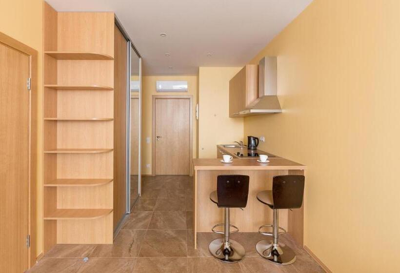 اتاق خانوادگی, Daina Jurmala Beach