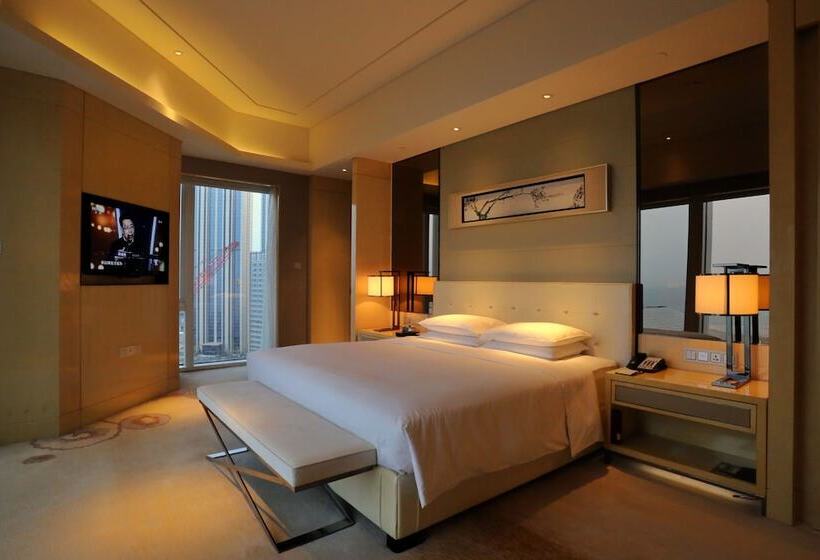 Номер Executive, Hilton Dalian