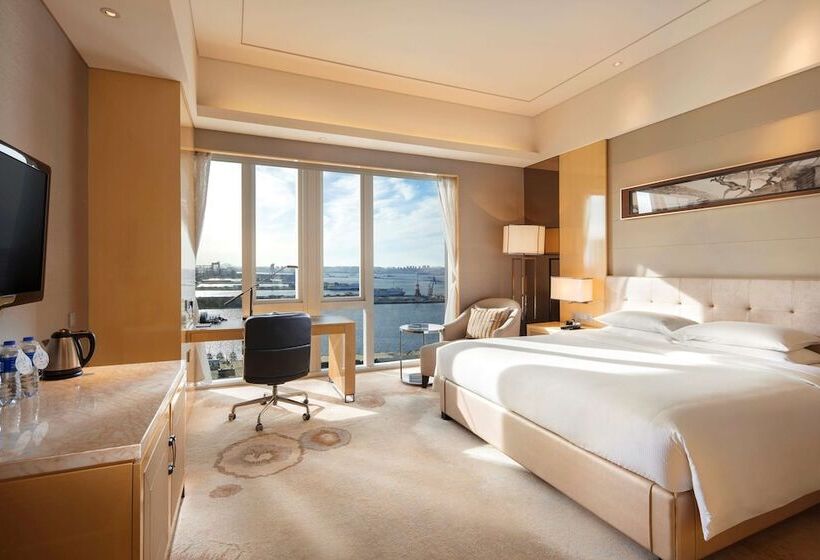 Номер Executive, Hilton Dalian