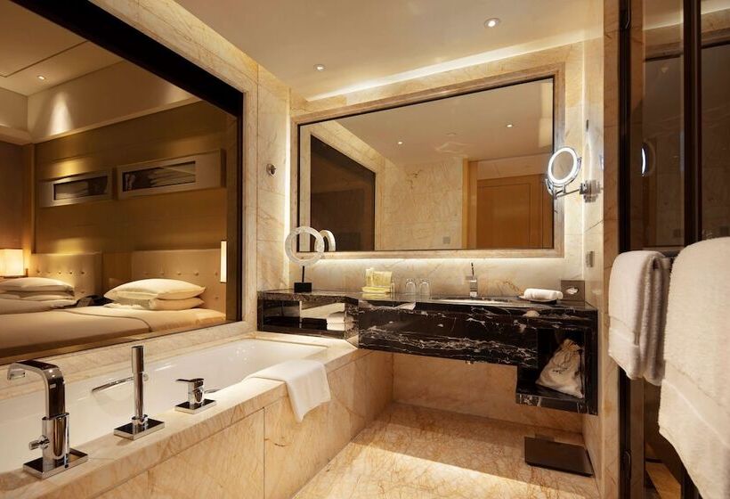 חדר אקזקיוטיב, Hilton Dalian