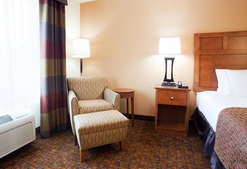 Люкс, Holiday Inn Express Hotel & Suites Mount Airy, An Ihg