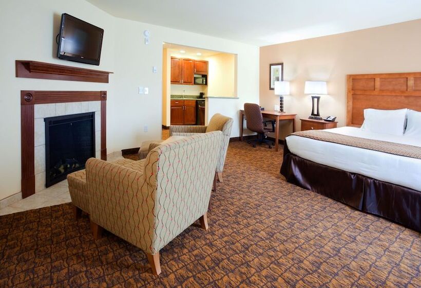 Люкс, Holiday Inn Express Hotel & Suites Mount Airy, An Ihg