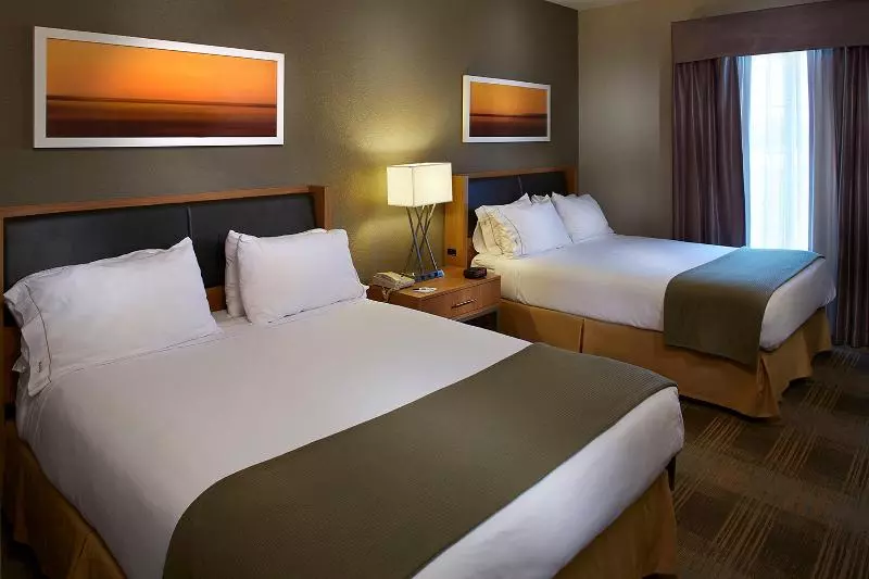 身障者適用スイートルーム, Holiday Inn Express & Suites Orangeburg, An Ihg
