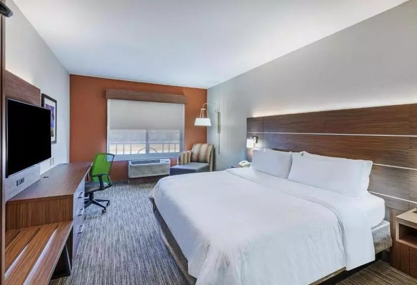 キングサイズベッドのスタンダードルーム, Holiday Inn Express And Suites Pryor, An Ihg