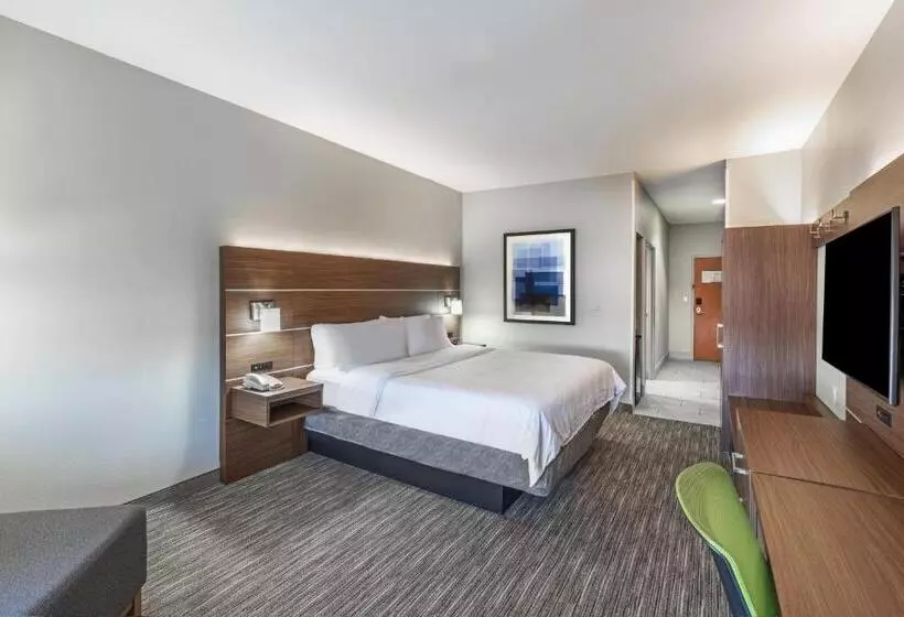 キングサイズベッドのスタンダードルーム, Holiday Inn Express And Suites Pryor, An Ihg