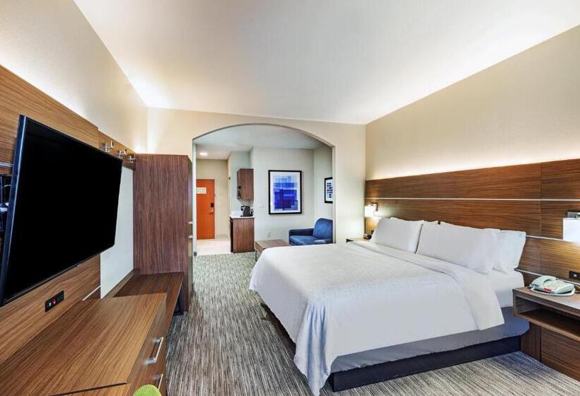 Люкс Кровать Кинг, Holiday Inn Express And Suites Pryor, An Ihg