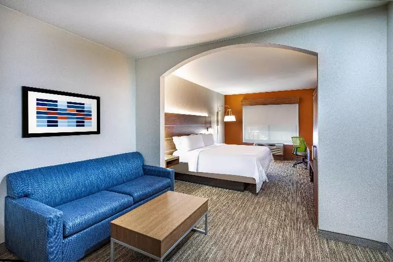 身障者適用スイートルーム, Holiday Inn Express And Suites Pryor, An Ihg
