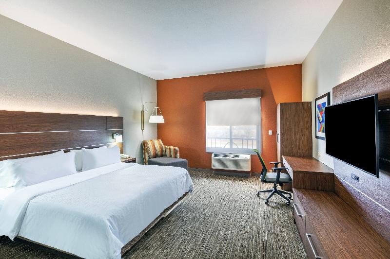 Люкс Кровать Кинг, Holiday Inn Express And Suites Pryor, An Ihg