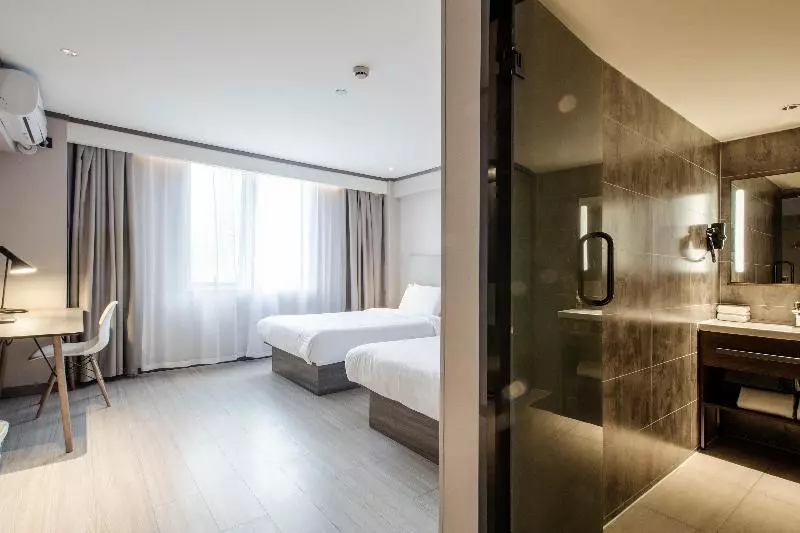 キングサイズベッドのスタンダードルーム, Holiday Inn Express Hotel & Suites Vermillion By Ihg